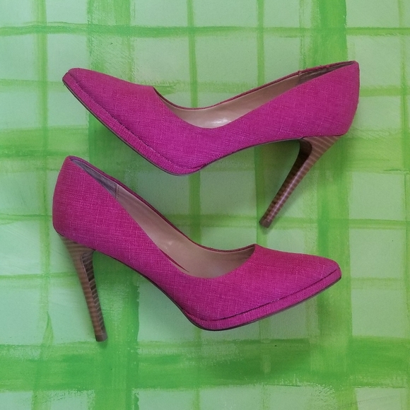 Fuschia Linen Heels, Charles David - Picture 2 of 4